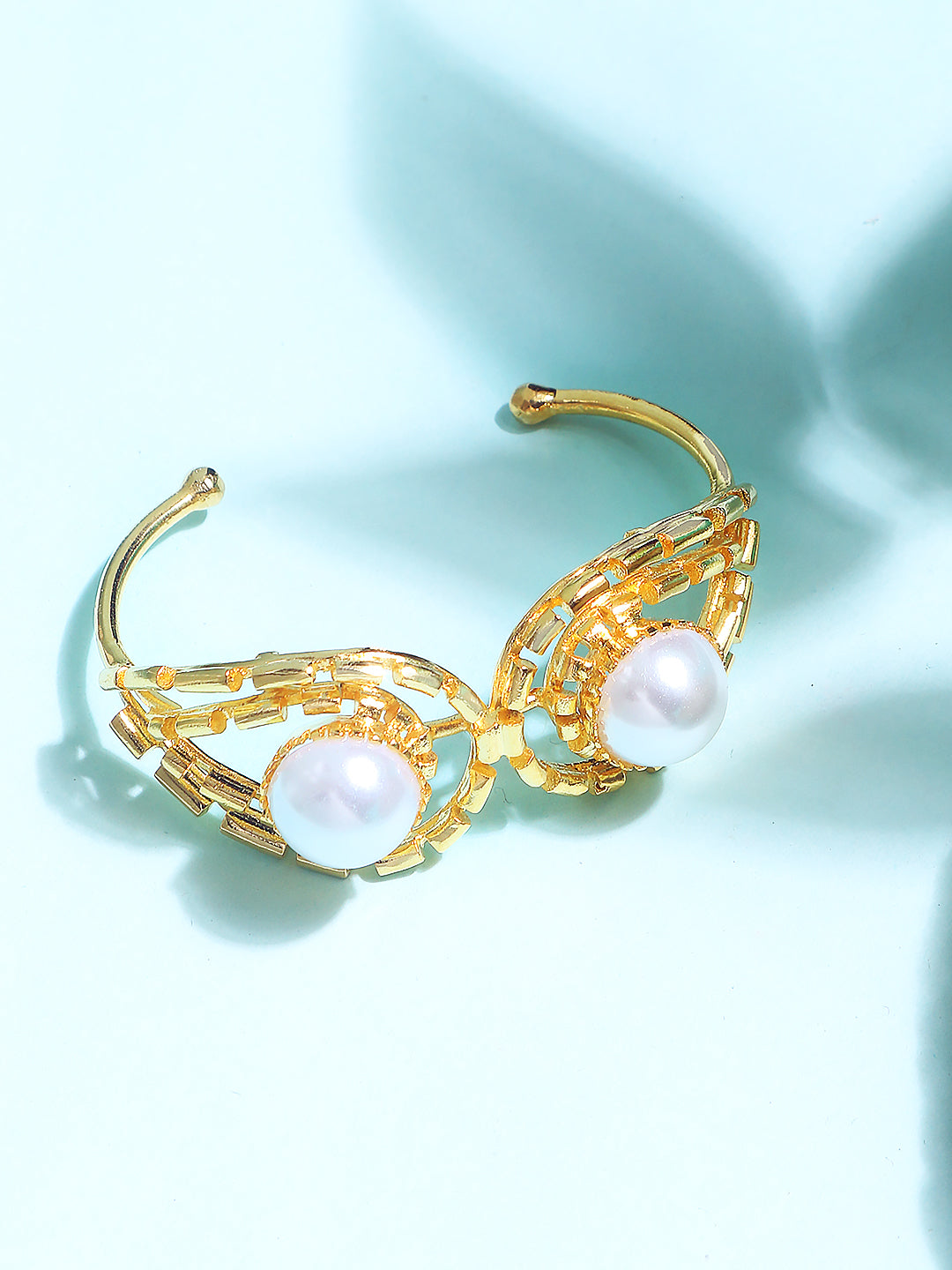 Bosom Pearl Handcuff