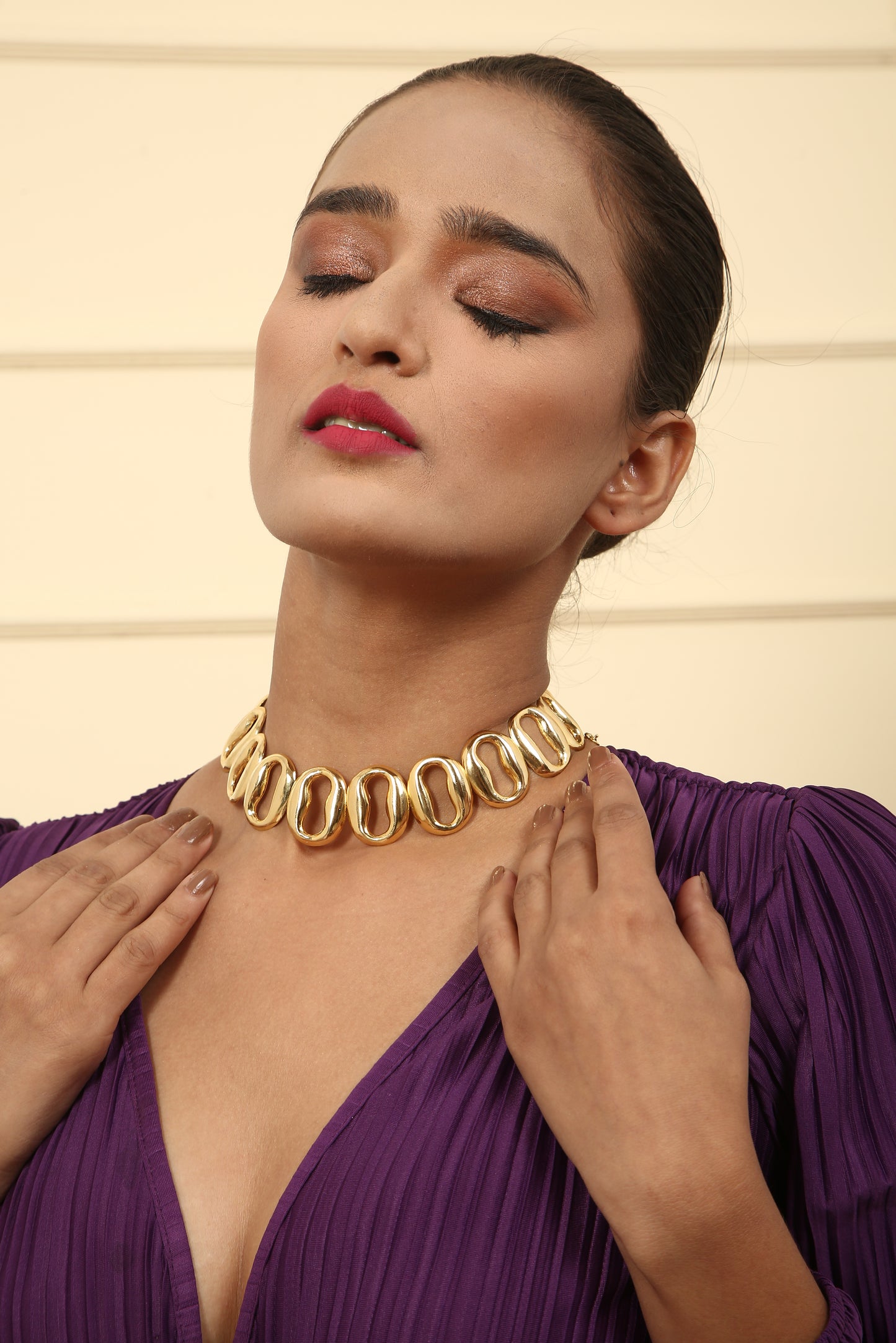 Ovate Choker