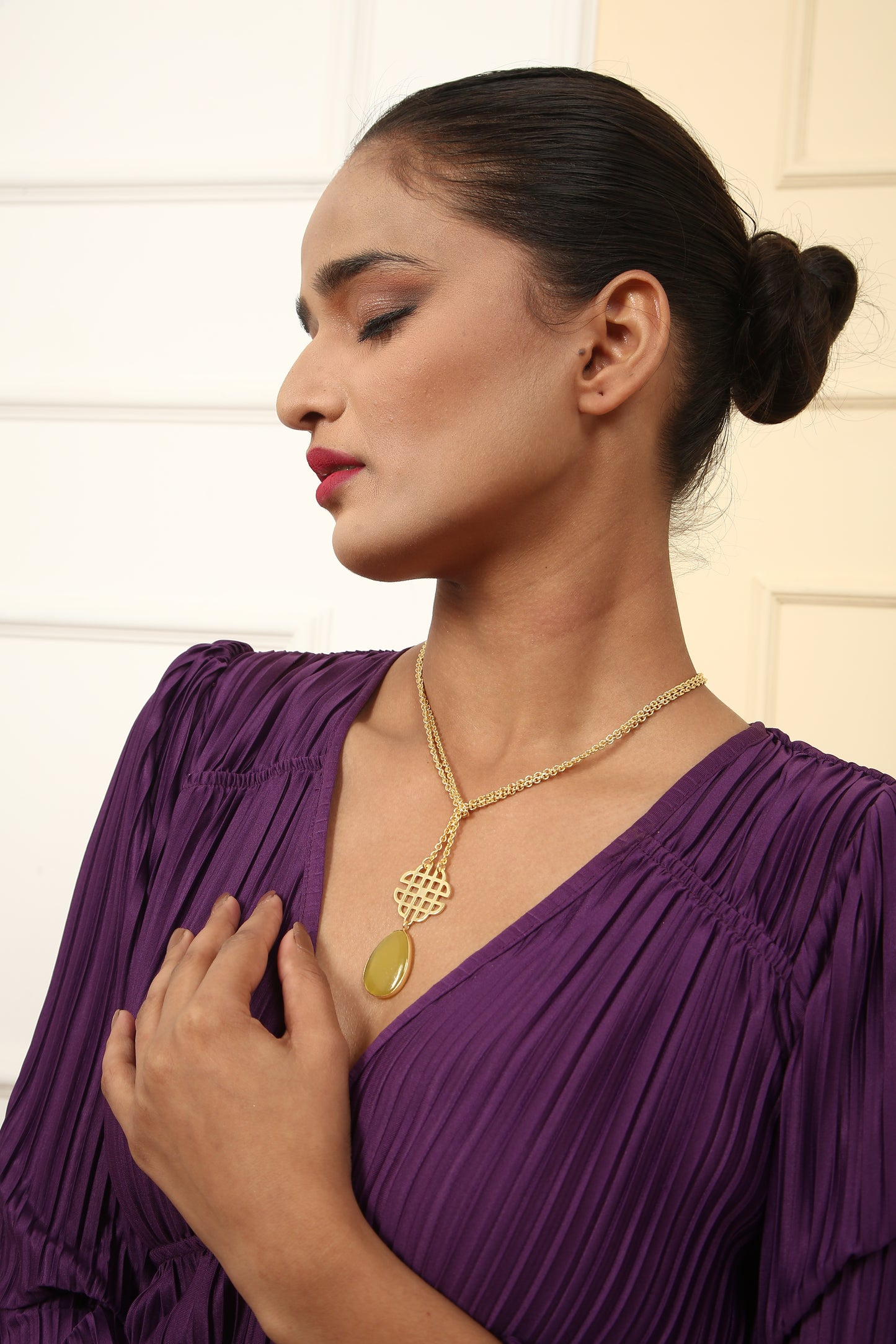 Knot Necklace