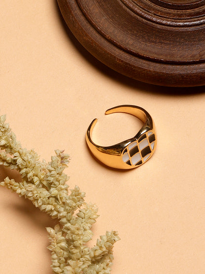 Checkered Ring
